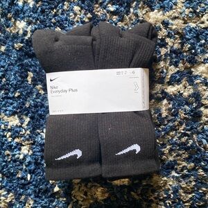 Nike Everyday plus socks